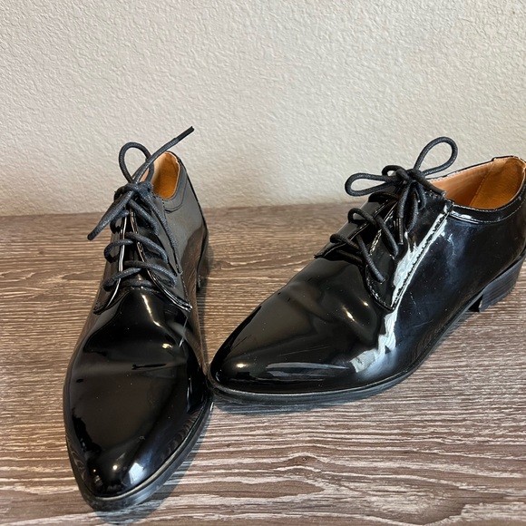 Leila Stone Women’s Black Patent Oxford Shoes sz 8 - Picture 2 of 7